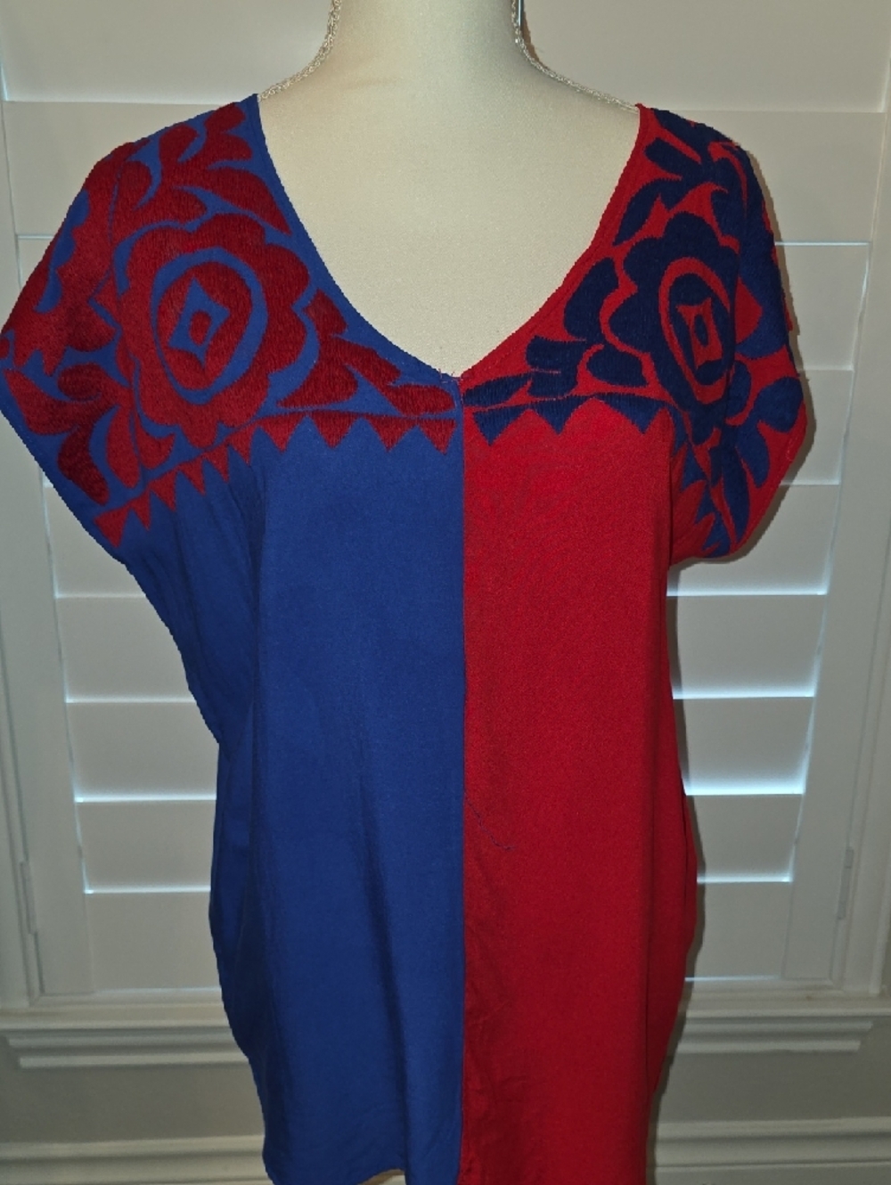 Colorblock Floral V-Neck Tunic Top - Blue & Red - Picture 8 of 16